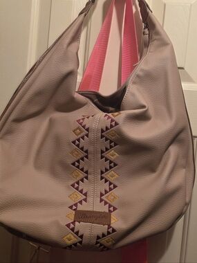 Wrangler Beige Hobo with Pink Strap and Embroidered Accents